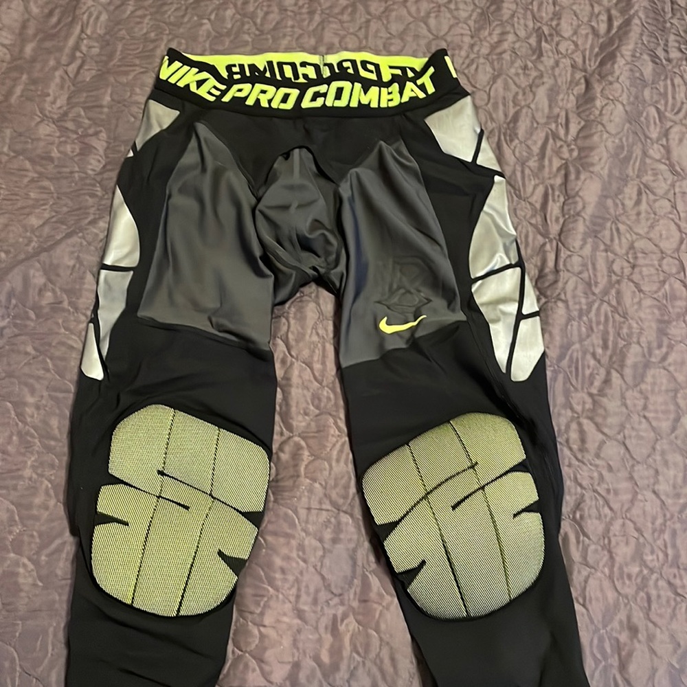 Nike baseball mens 3/4 padded sliding shorts size medium like new